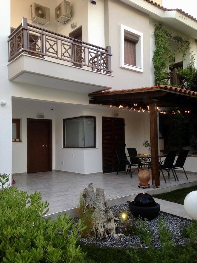 Beach House Nikiti Esterno foto